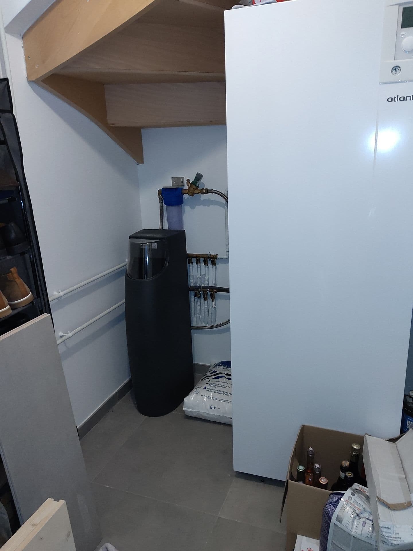Installation 100 BL sous escalier