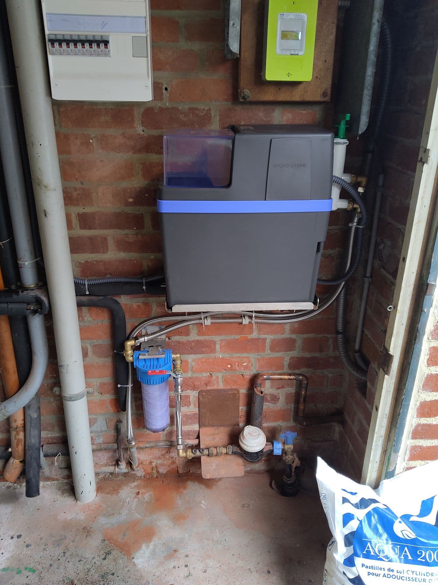 Installation adoucisseur 100M au mur